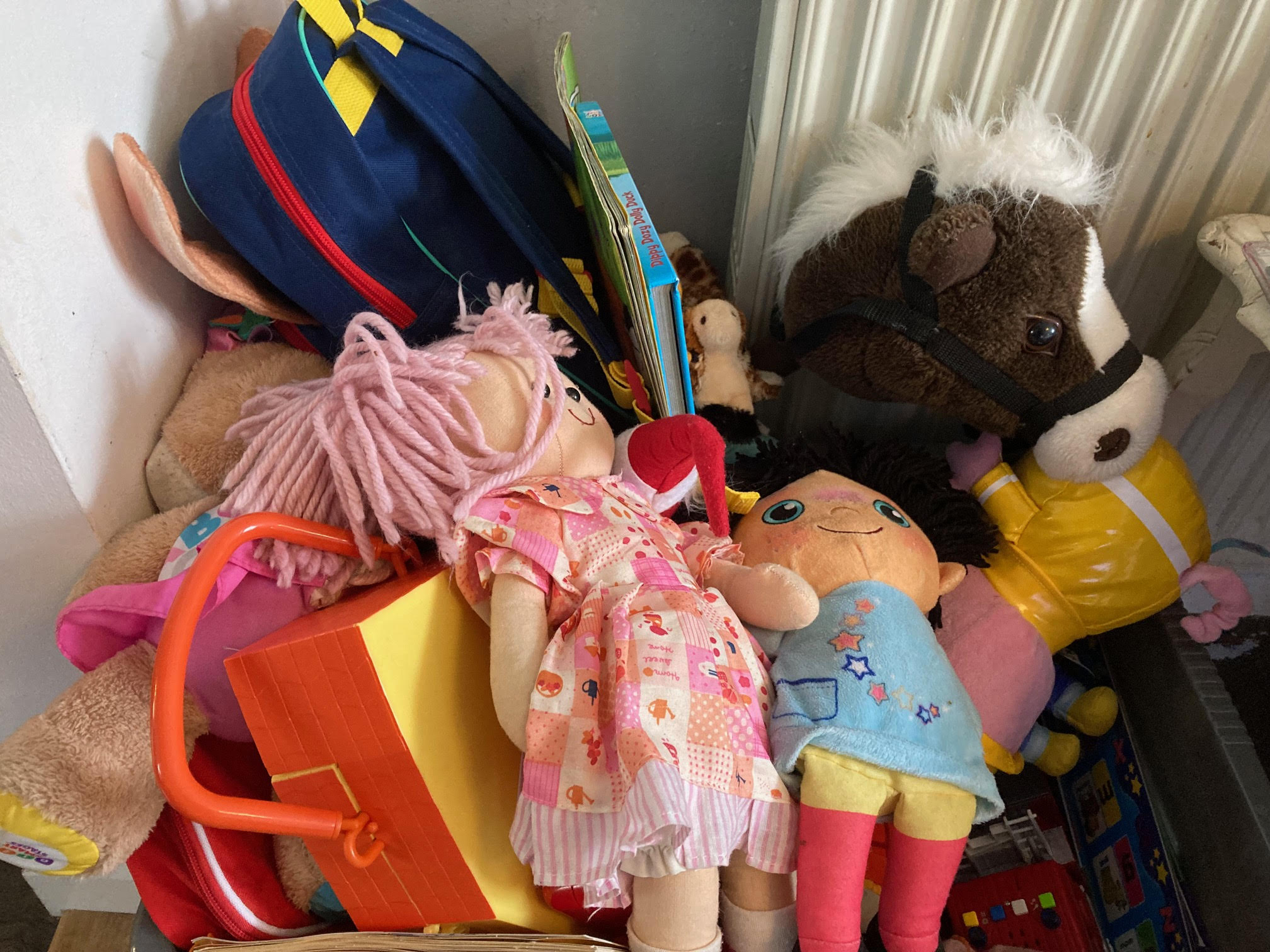 for the month of July I've decided to run my very own little decluttering challenge to help make my home feel tidier and get to try to get rid of anything that's not need and isn't being used.